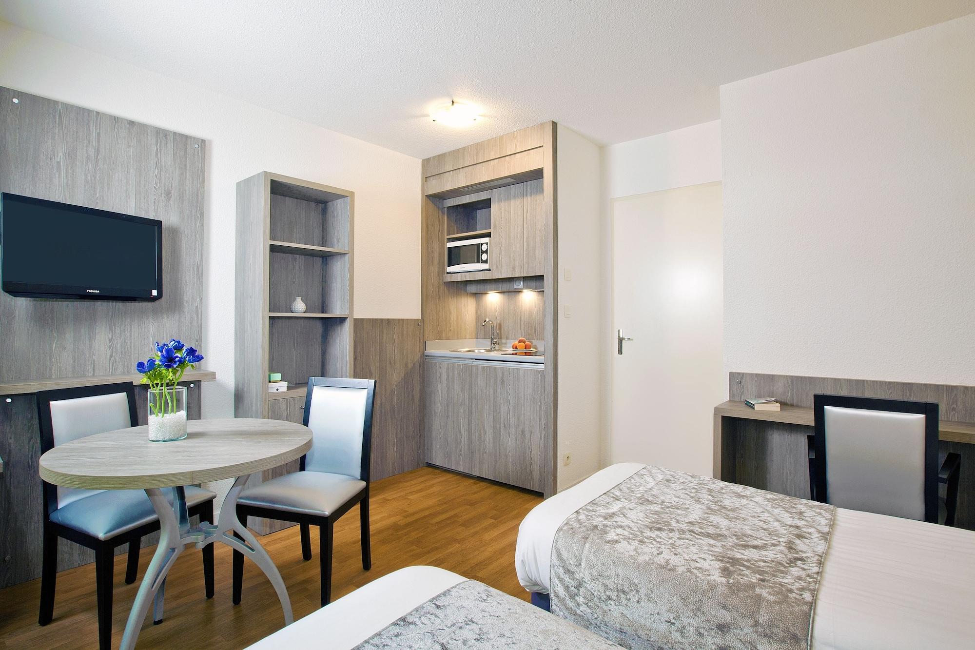 Sejours & Affaires Reims Clairmarais Aparthotel Buitenkant foto