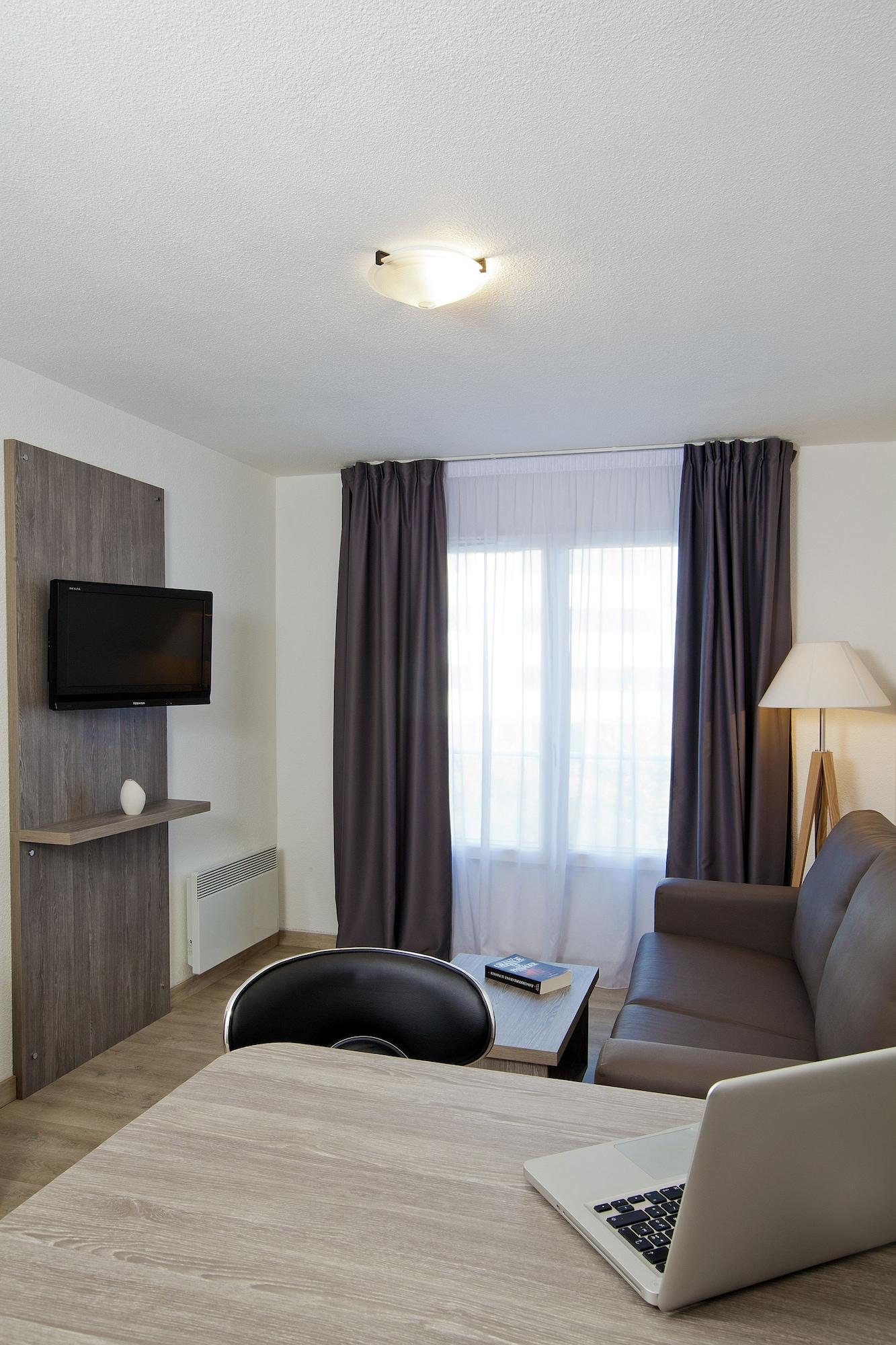 Sejours & Affaires Reims Clairmarais Aparthotel Buitenkant foto