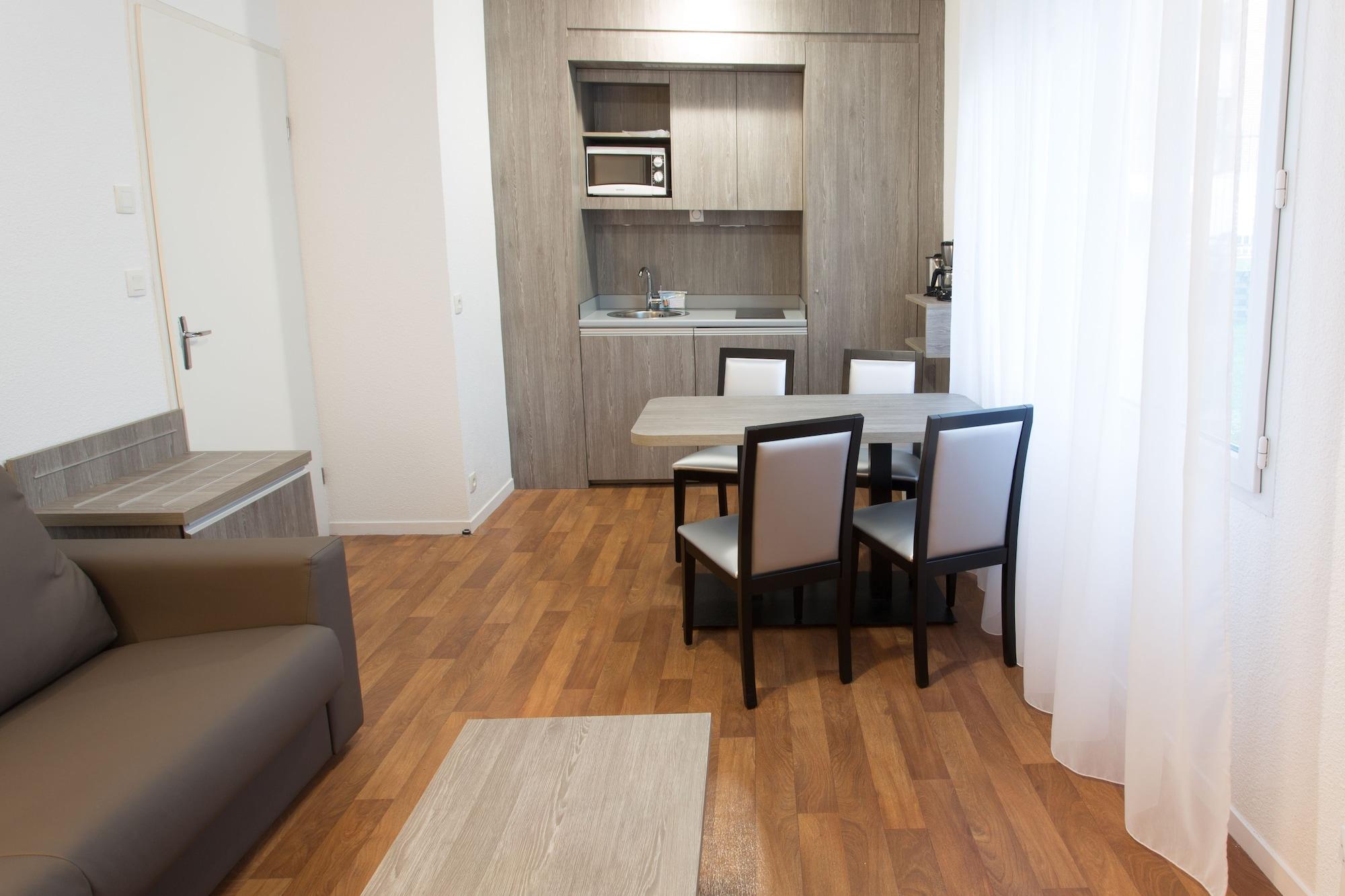 Sejours & Affaires Reims Clairmarais Aparthotel Buitenkant foto