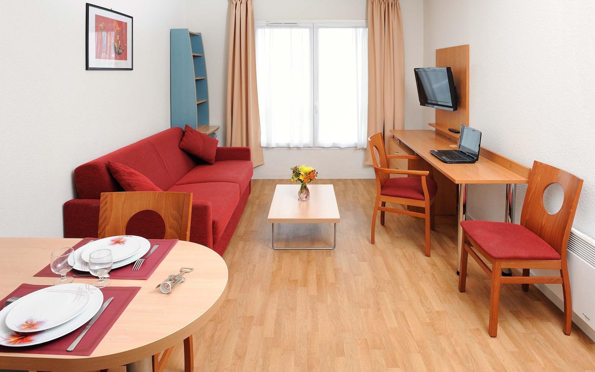 Sejours & Affaires Reims Clairmarais Aparthotel Buitenkant foto
