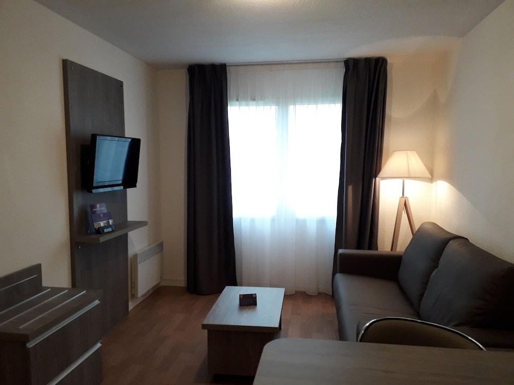 Sejours & Affaires Reims Clairmarais Aparthotel Buitenkant foto
